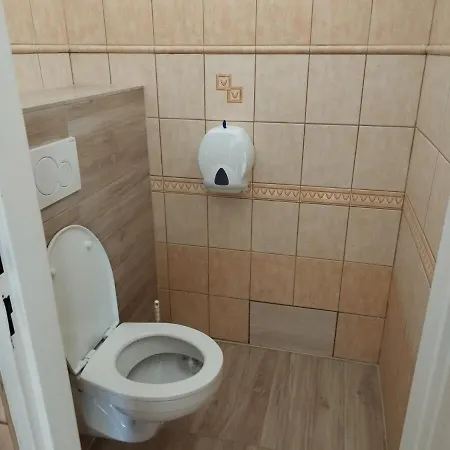 Domcek Badin, Banska Bystrica Hébergement de vacances *